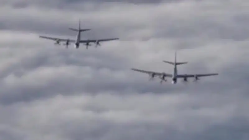 Американские СМИ узнали об облете острова Гуам бомбардировщиками Ту-95