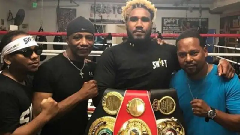 Чемпион мира по трем версиям вызвался побить Головкина