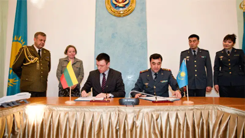 Казахстан и Литва подписали План сотрудничества между оборонными ведомствами на 2014 год
