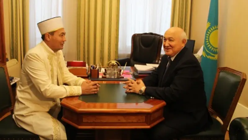 Верховный Муфтий Ержан кажы Малгажыулы встретился в Омске с Консулом РК Елдаром Кунаевым