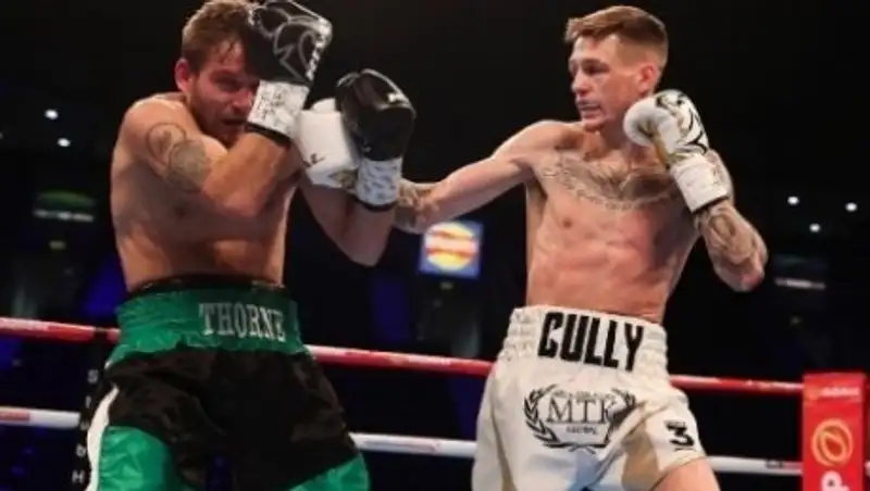 Зрители вечера бокса Жакиянов — Барнетт увидели нокаут в первом же бою