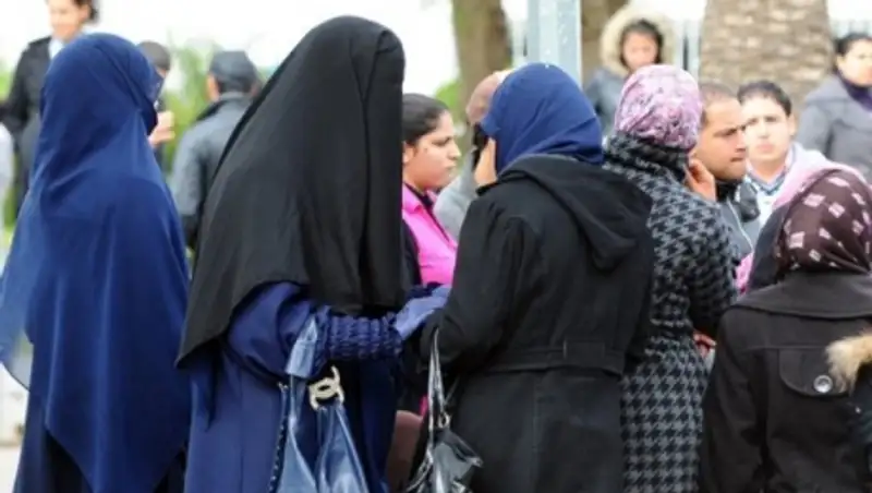 В Тунисе арестована девушка, завербовавшая в ряды террористов до 1 тыс. школьников