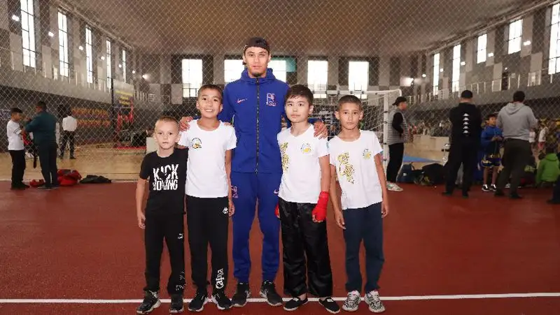 Parimatch Foundation поддержал детей из Костаная в соревнованиях по кикбоксингу, фото - Новости Zakon.kz от 03.10.2022 16:01