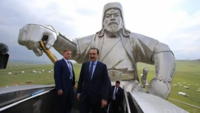 Карим Масимов посетил музей «Статуя Чингизхана»