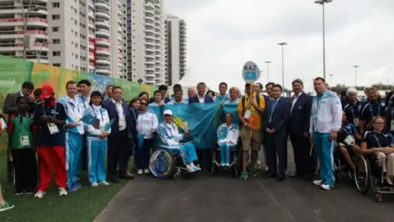 В Паралимпийской деревне в Рио подняли флаг Казахстана