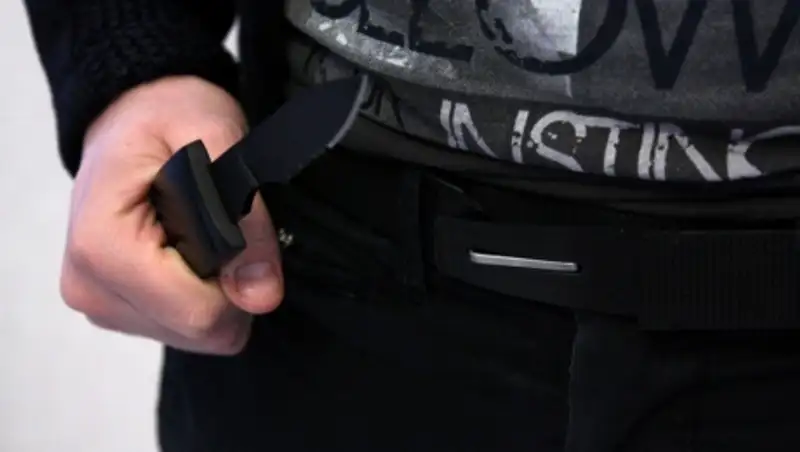 Нанесшего ножевое ранение сверстнику 16-летнего подростка задержала мангистауская полиция