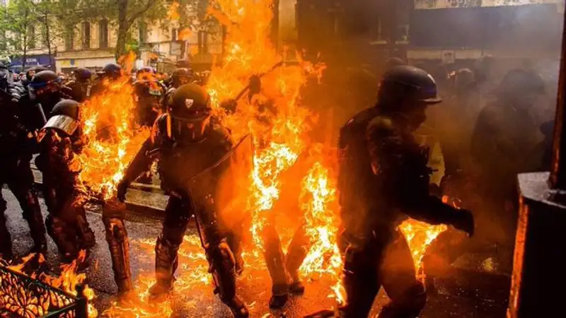 Во Франции более 100 полицейских и жандармов получили ранения