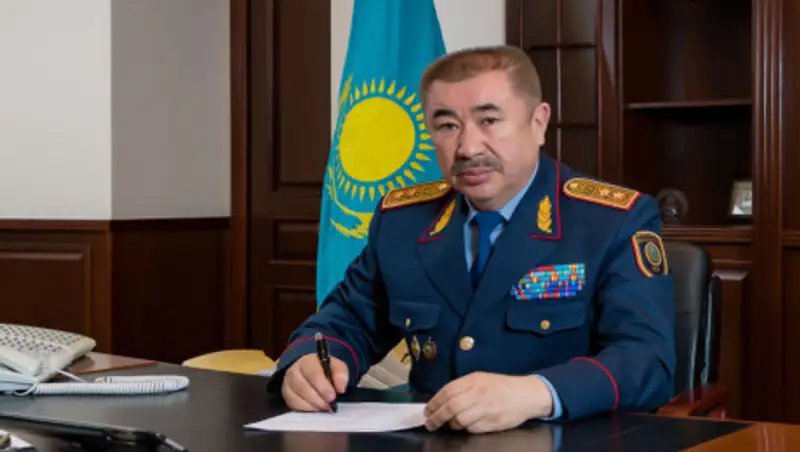 Тургумбаев о работе допоздна: Если уйти рано, кто будет бороться с преступностью?