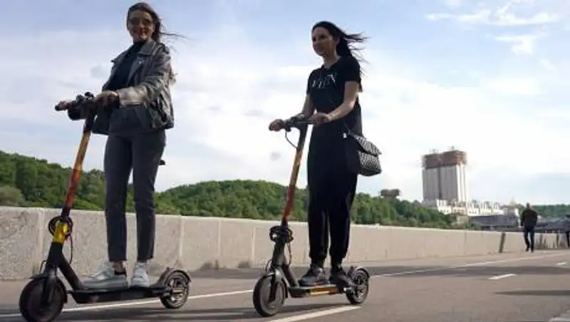 В России предложили ввести номерные знаки для электросамокатов