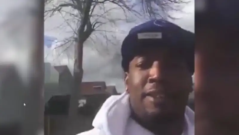 Американец снял на видео вооруженное нападение на себя