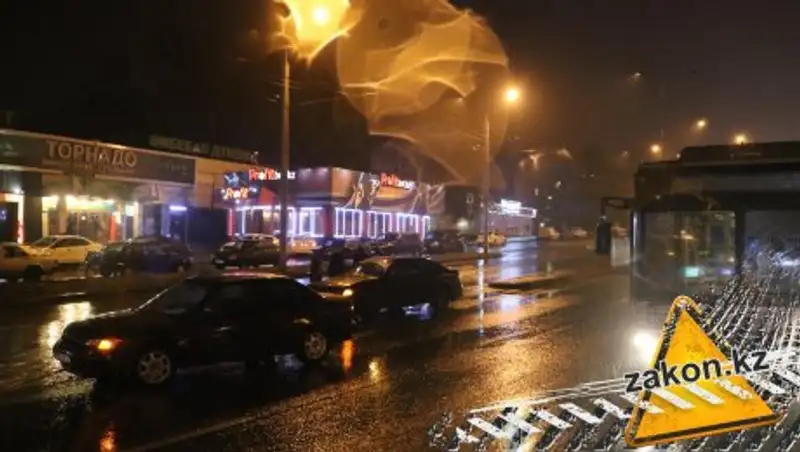 Сразу несколько ДТП произошло на пересечении Саина-Абая в Алматы
