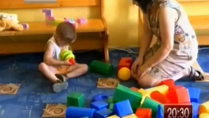 Полицейские Восточного Казахстана ищут родителей маленького Мираса