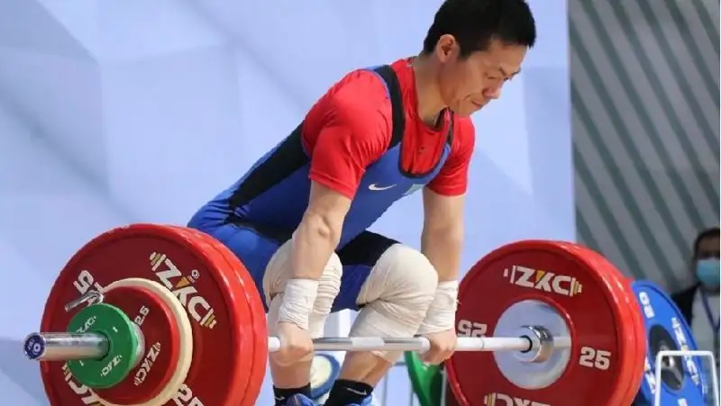 Арли Чонтей первым из казахстанцев открывает ЧМ по тяжелой атлетике