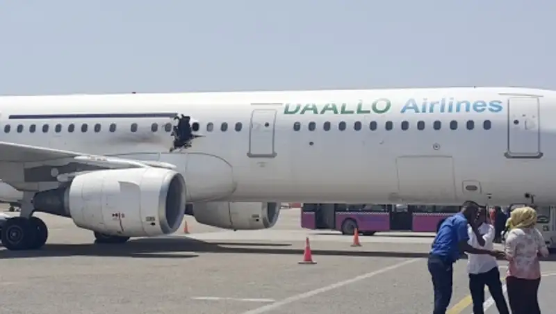 СМИ: на борту самолета А321 в Сомали сработало взрывное устройство военного образца