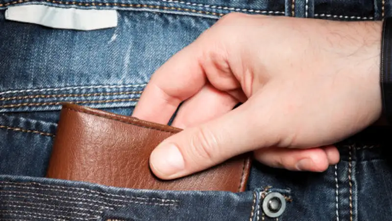 Столичные полицейские задержали воров-карманников