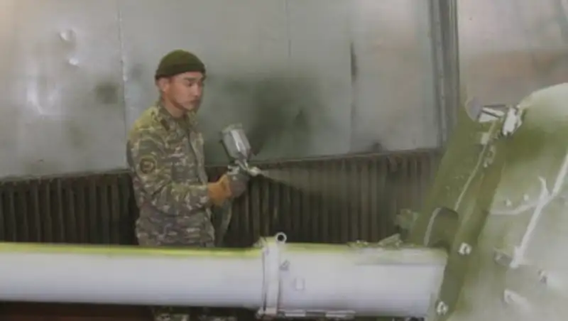 Курсанты Военного института проходят ремонтную практику в войсковой части