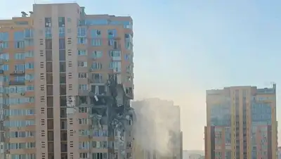 Ракета попала в дом, фото - Новости Zakon.kz от 26.02.2022 13:43