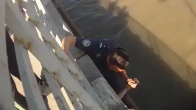 Талдыкорганка пыталась сброситься с моста, фото - Новости Zakon.kz от 01.05.2023 15:14