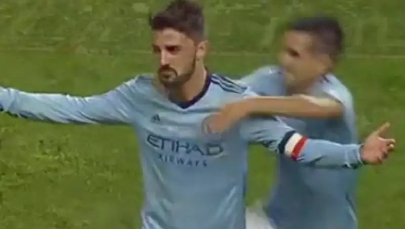 Футболист американского клуба забил с 50 метров