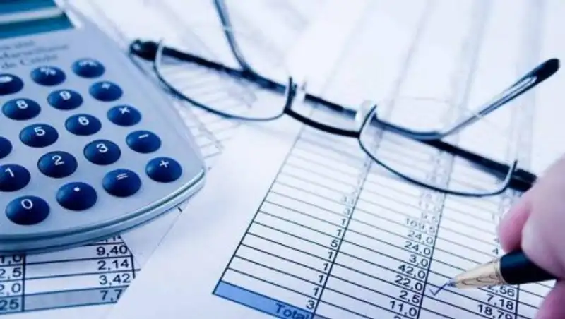 Из-за долгов по налогам более 3 тысяч астанчан не смогут выехать за границу