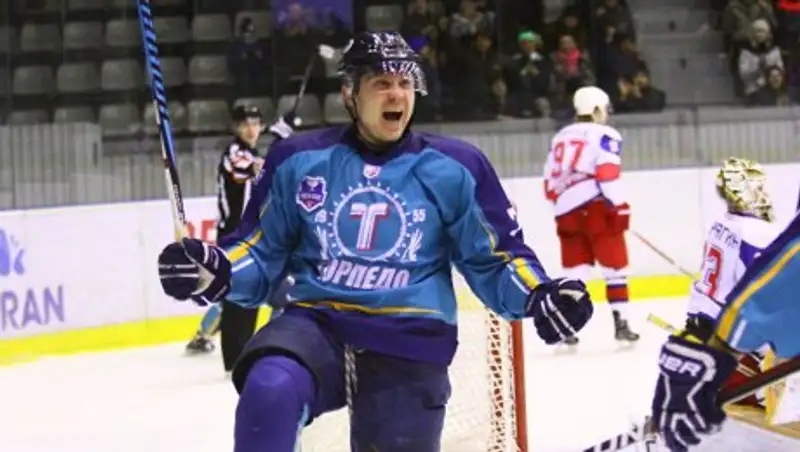 "Торпедо" разгромило "Ижсталь" в матче ВХЛ