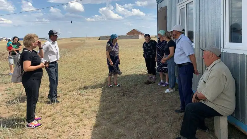 В полной темноте: жители поселка под Астаной просят подключить им электричество