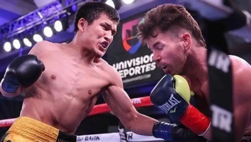 Асхат Уалиханов одержал победу над американцем в Голливуде