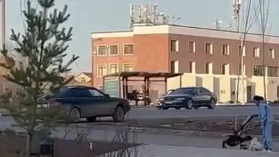 В полиции прокоментировали видео с колесом, влетевшем в девушку в Астане , фото - Новости Zakon.kz от 18.05.2023 15:46