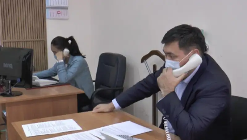 Начальник алматинской полиции подежурил в call-центре