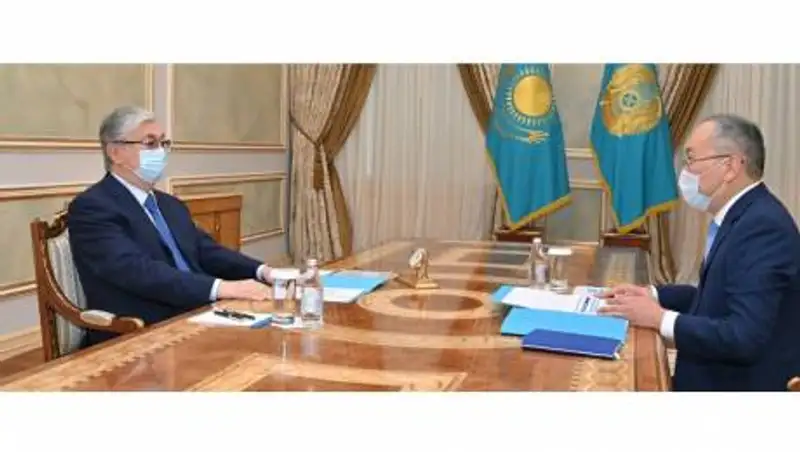 Токаеву доложили о работе по сокращению уровня "теневой" экономики