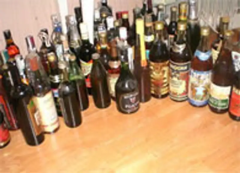 В СКО полицейские раскрыли крупную кражу виноводочной продукции , фото - Новости Zakon.kz от 02.12.2011 23:14
