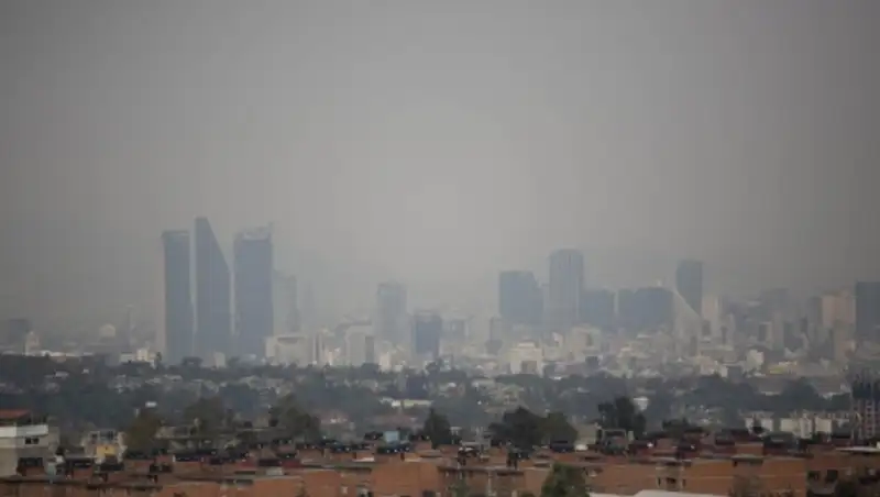 В Мехико из-за экологической тревоги ограничено использование частных автомобилей