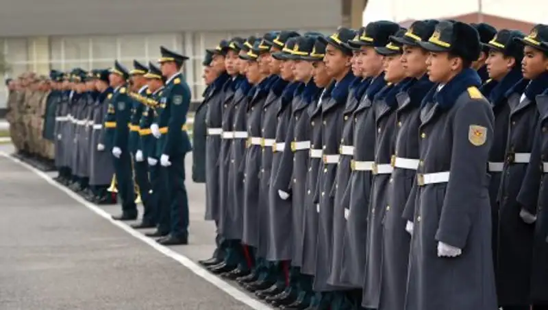 В ЮКО молодые солдаты отправились в армию