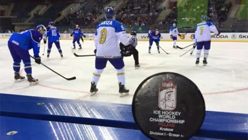 Сборная Казахстана по хоккею обыграла команду Италии в заключительном матче ЧМ