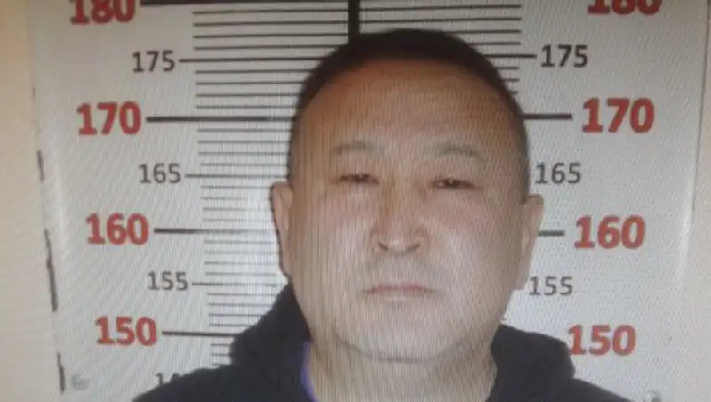 Полиция Алматы просит опознать мужчину, «решающего» юридические проблемы