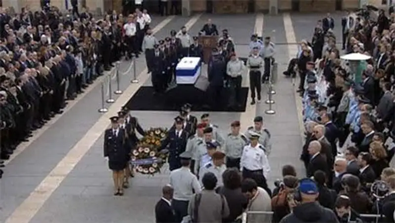 В Израиле похоронили Ариэля Шарона