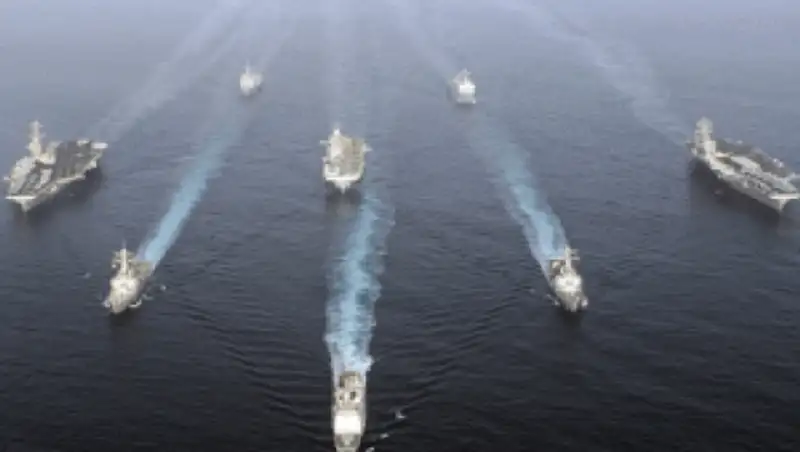 Иран обстрелял танкер под флагом Сингапура