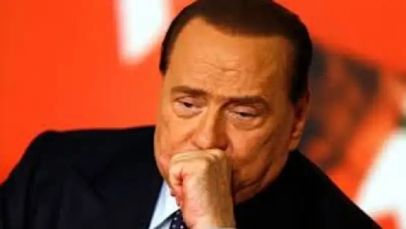 Берлускони отказался давать свидетельские показания в суде по скандальному делу