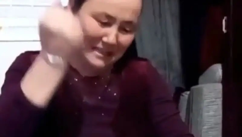 Терминатор-апа покорила Казнет