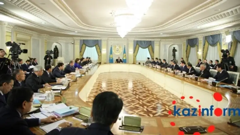 Назарбаев: если дело не идет, надо менять первого руководителя