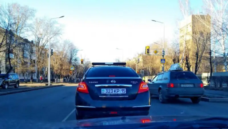 Полицейского в СКО накажут за тонировку авто