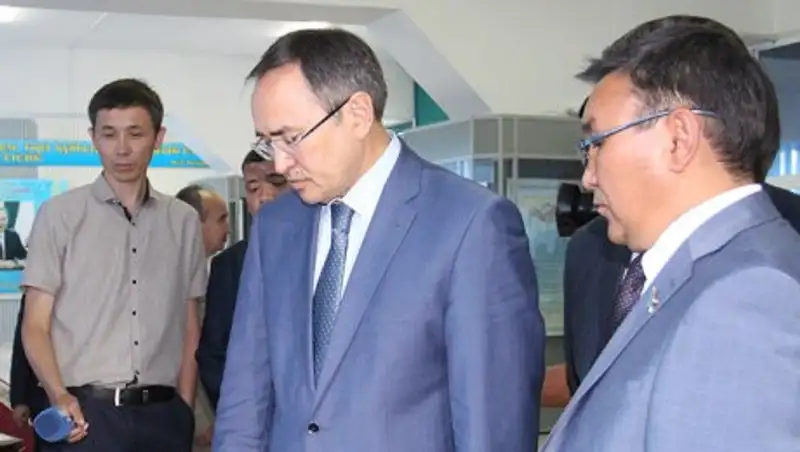 А. Мырзахметов побывал с рабочей поездкой в западных регионах республики