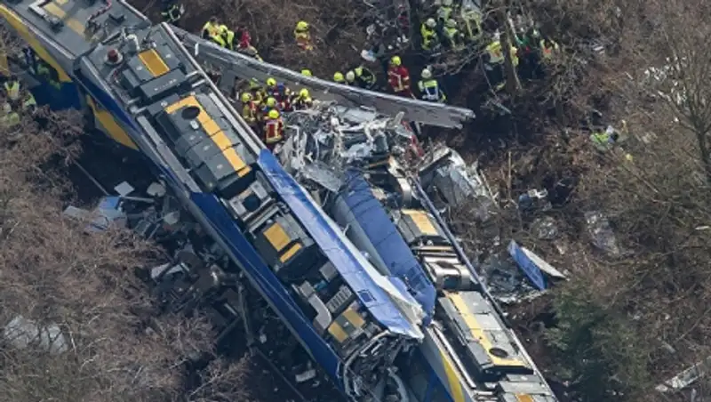 Число погибших при столкновении поездов в Германии достигло 11