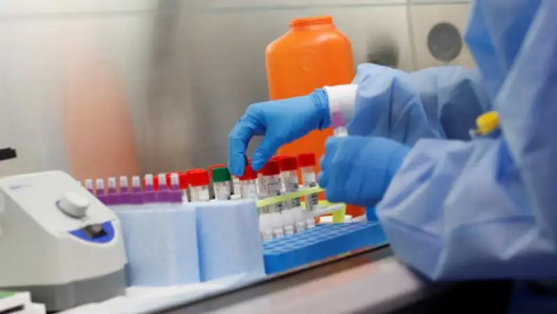 Минздрав ответил на заявление бизнесмена об искусственном дефиците тестов на COVID-19