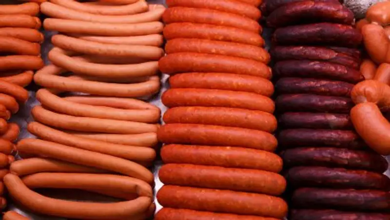 ДНК свиньи обнаружили в говяжьей и птичьей колбасах в Казахстане