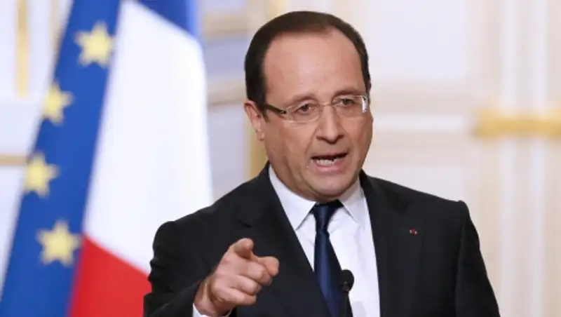 Олланд: Франция во вторник начнет разведывательные полеты над Сирией