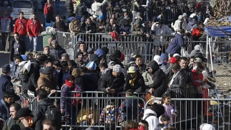 На фоне угроз новых терактов власти стран ЕС отказываются принимать у себя мигрантов