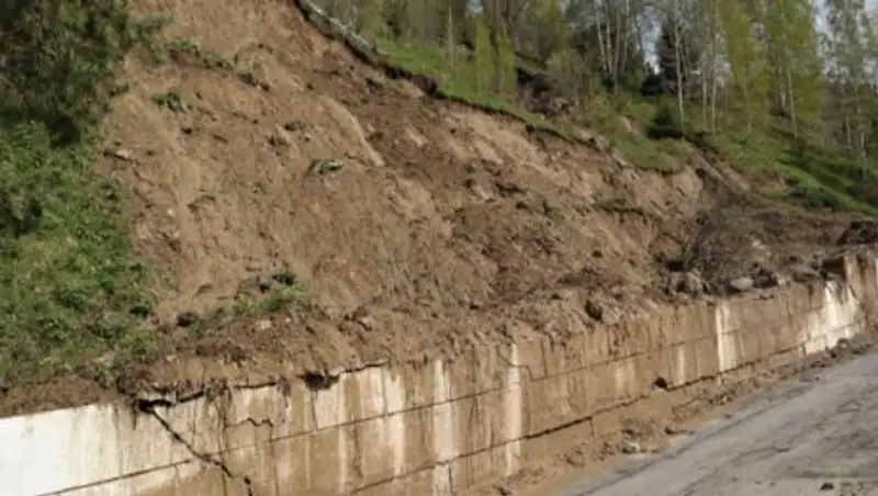 В Алматинской области возможны оползни и обрушения