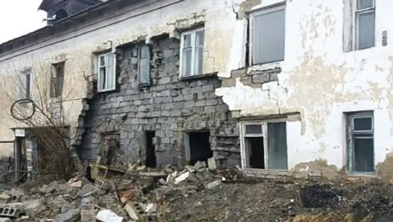 Бабушку переселили из дома за пару часов до его обрушения