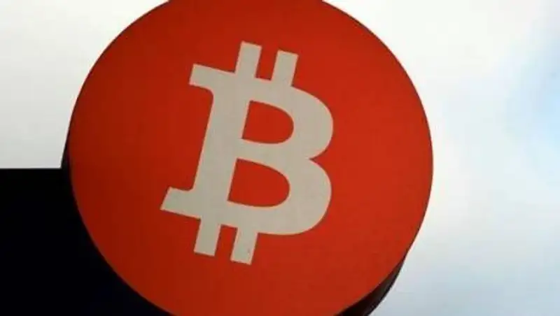 Биткоин взлетел после падения и побил рекорд